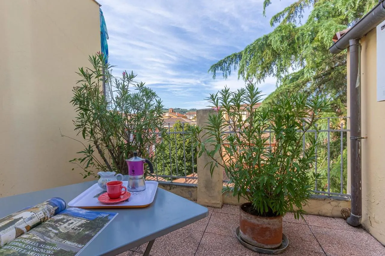 Camera Con Vista Central Studio location